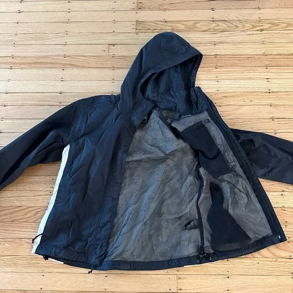 Women's North Face HyVent Black & White Waterproof Hooded Rain Coat size XS - Picture 5 of 9